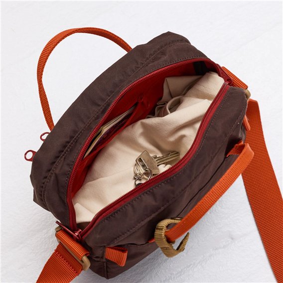 Fjällräven Kanken Koncept Crossbody Umhängetasche black oak-rowan red hier im Fjällräven-Shop günstig online bestellen