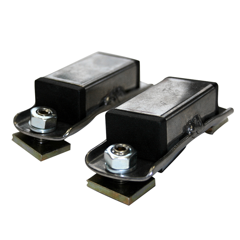 Eckla Adapter für Dachträger mit Nuten auf Holm hier im Eckla-Shop günstig online bestellen Eckla Adapter für Dachträger mit Nuten auf Holm hier im Eckla-Shop günstig online bestellen