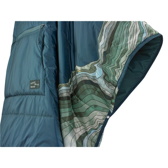 Therm-a-Rest Honcho Poncho Schlafsack Poncho outer space topo wave hier im Therm-A-Rest-Shop günstig online bestellen