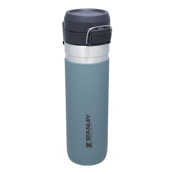 Stanley Quick Flip Water Bottle 0,7 Liter Trinkflasche Thermobecher shale hier im Stanley-Shop günstig online bestellen