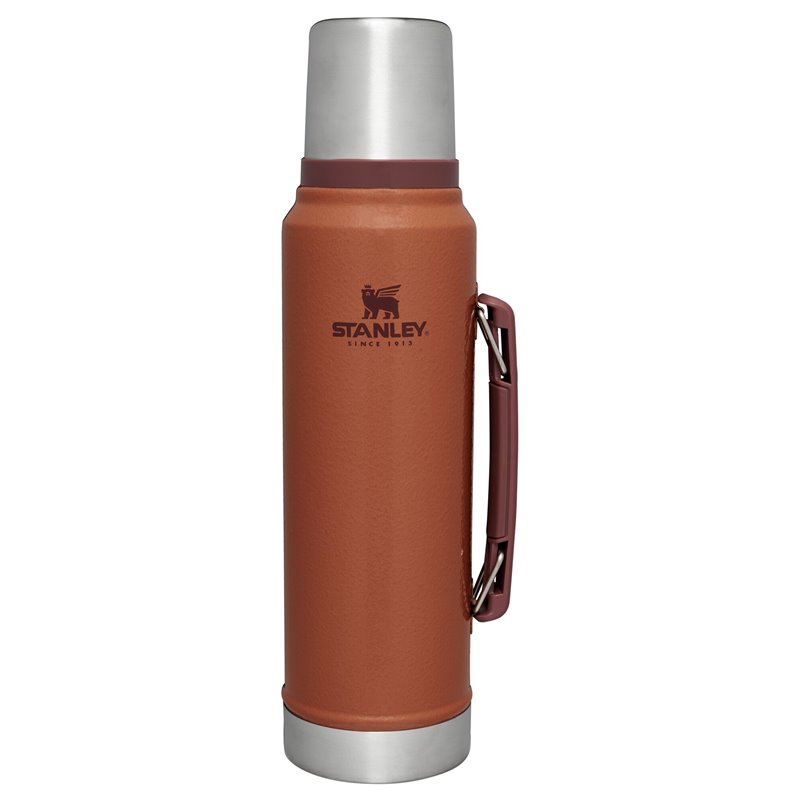 Stanley Classic Vakuum 1l Isolierkanne Thermobecher mit Griff hammertone clay hier im Stanley-Shop günstig online bestellen Stanley Classic Vakuum 1l Isolierkanne Thermobecher mit Griff hammertone clay hier im Stanley-Shop günstig online bestellen