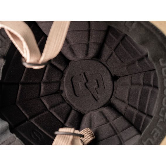 BangProof Cap Wassersporthelm Wakeboardboard Helm black-red hier im Bangproof-Shop günstig online bestellen