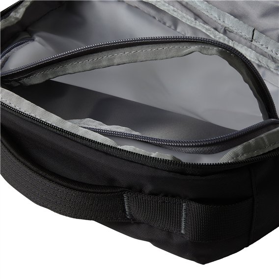 The North Face Base Camp Voyager Toiletry Kit Kulturtasche tnf black-asphalt grey hier im The North Face-Shop günstig online bes